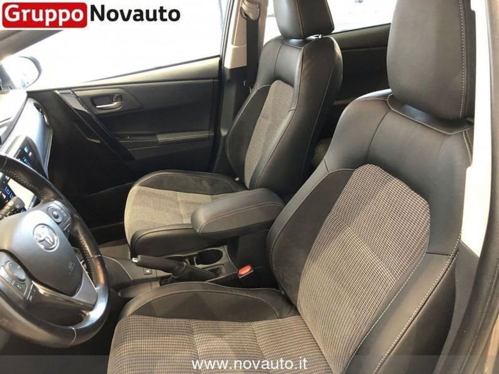 Toyota Auris usata a Varese (10)