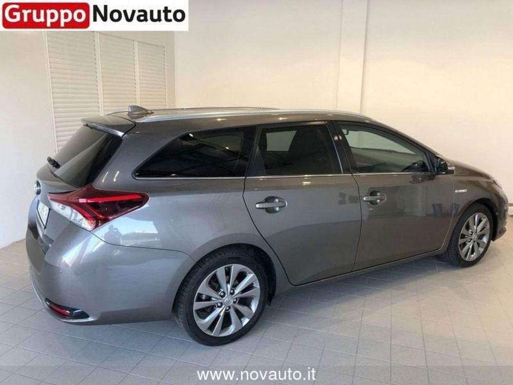 Toyota Auris usata a Varese (5)