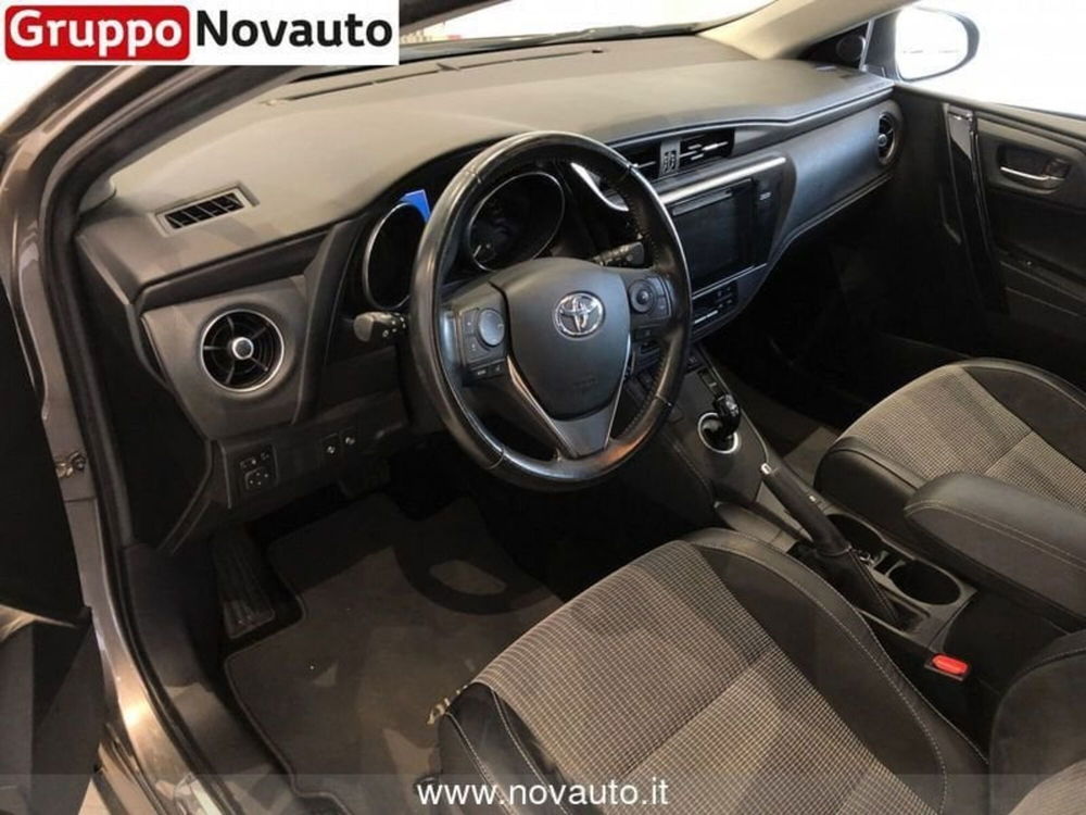 Toyota Auris usata a Varese (13)