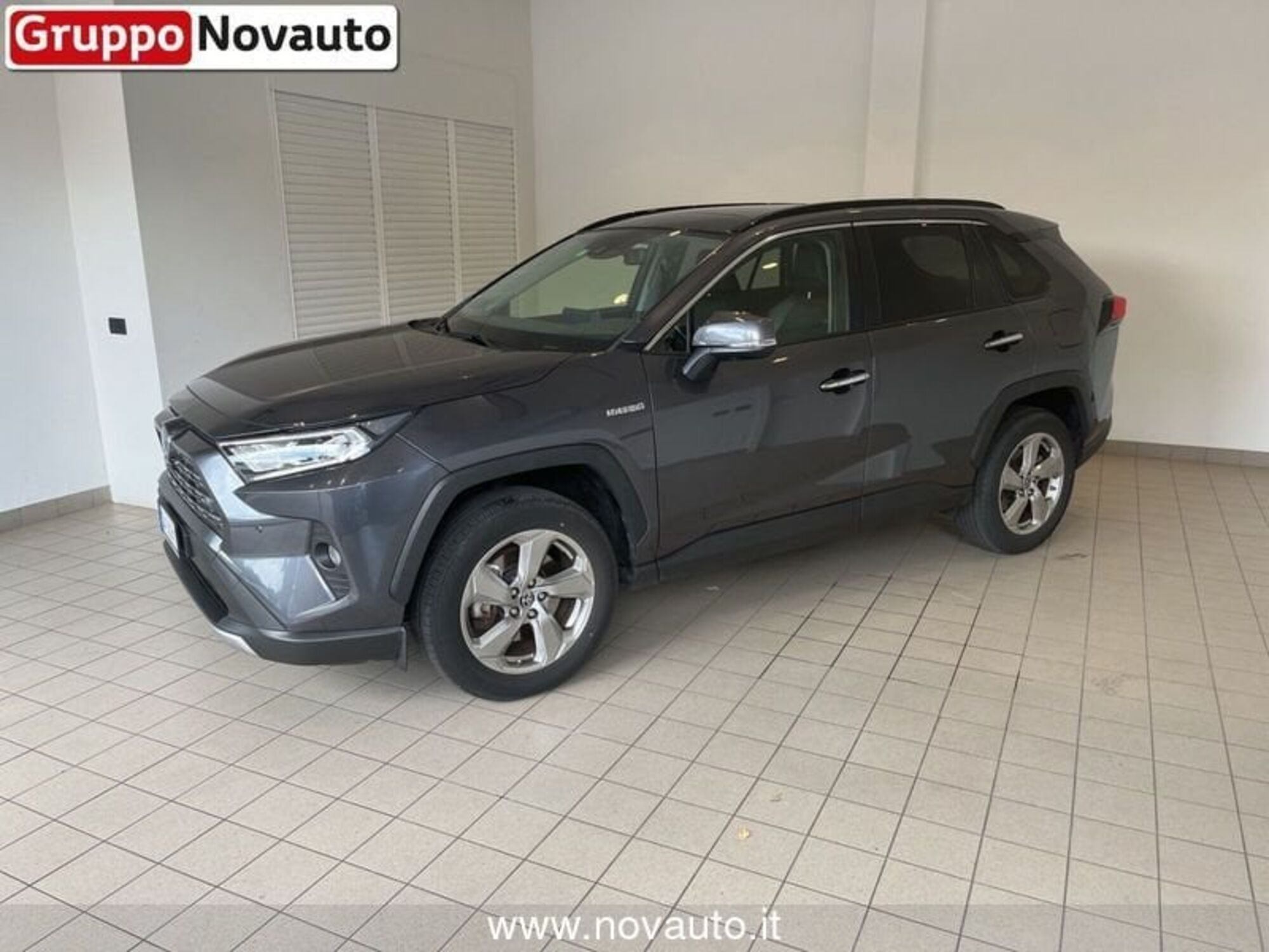 Toyota Rav4 MultidriveS Lounge del 2020 usata a Varese