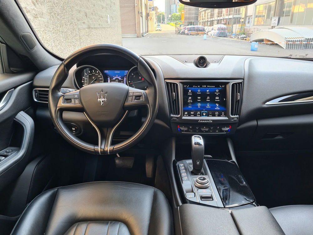 Maserati Levante usata a Bergamo (7)