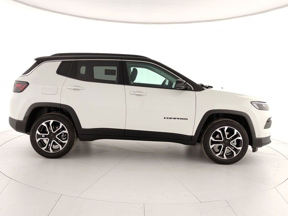 Jeep Compass nuova a Caserta (5)