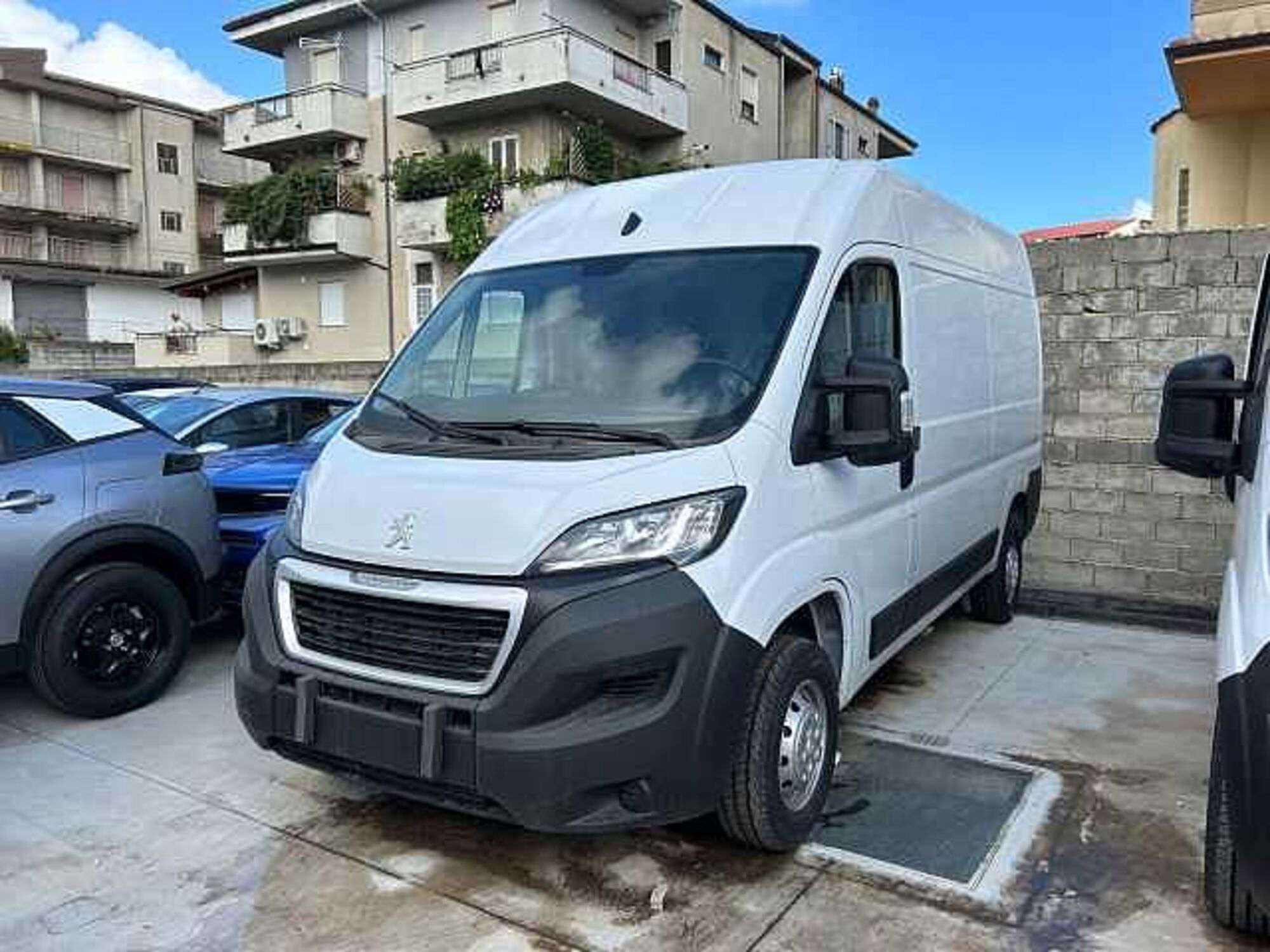 Peugeot Boxer Furgone 333 2.2 BlueHDi 140 S&amp;S PLM-TM Furgone Premium  nuova a San Gregorio d&#039;Ippona