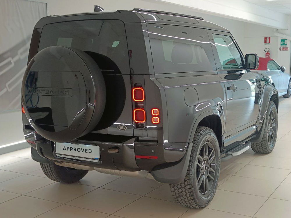 Land Rover Defender usata a Savona (2)