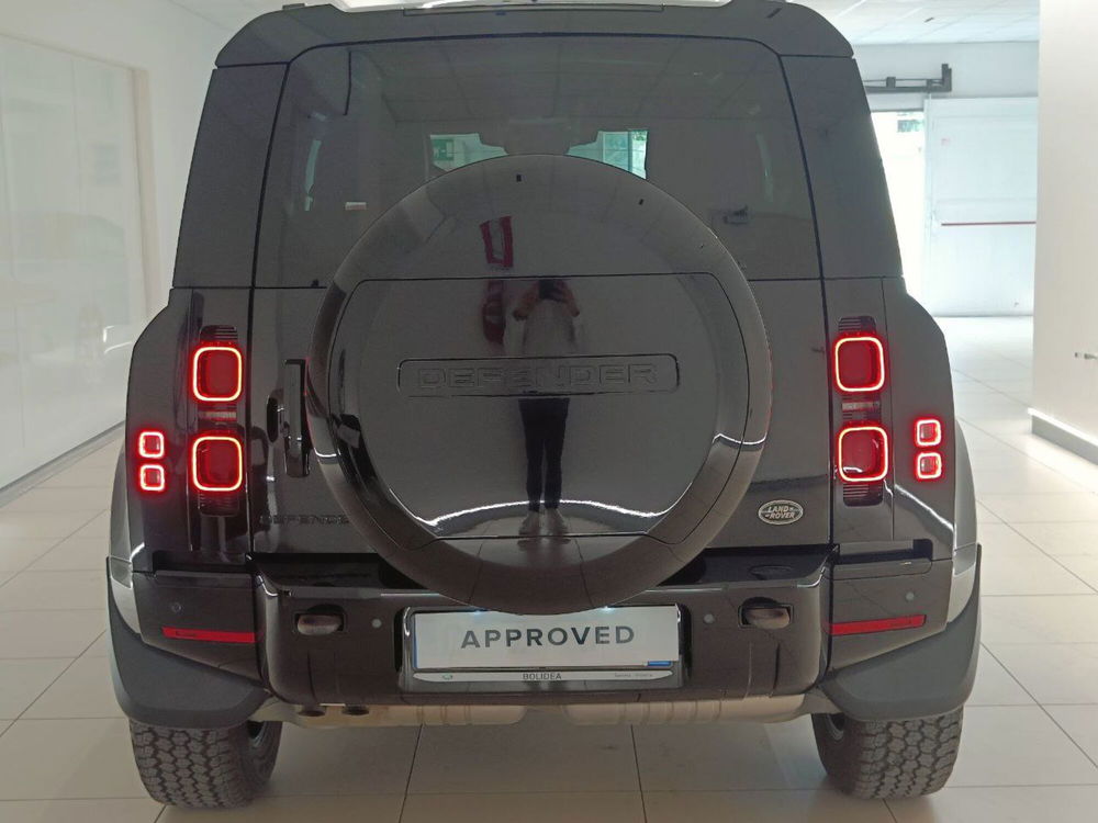 Land Rover Defender usata a Savona (7)