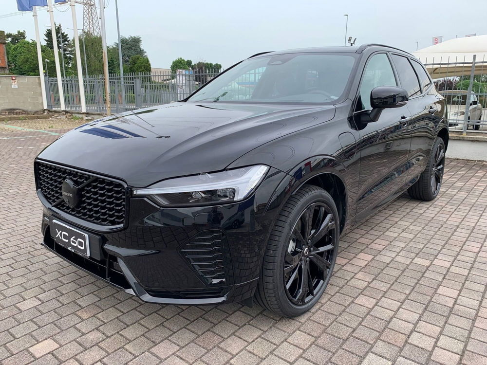 Volvo XC60 nuova a Vercelli