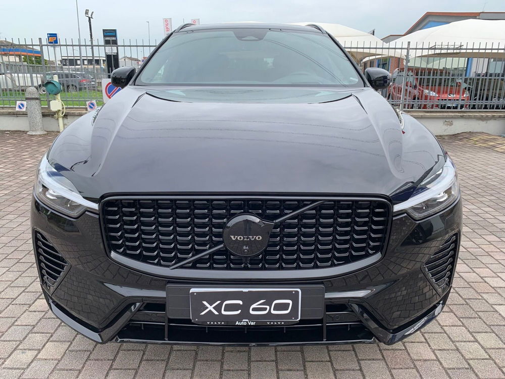 Volvo XC60 nuova a Vercelli (5)