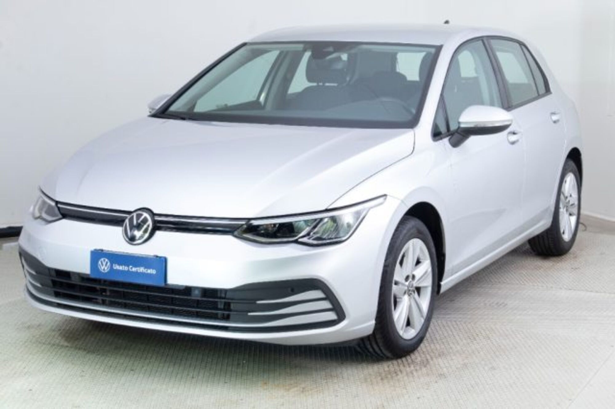 Volkswagen Golf 1.0 eTSI EVO DSG Life del 2020 usata a Paruzzaro