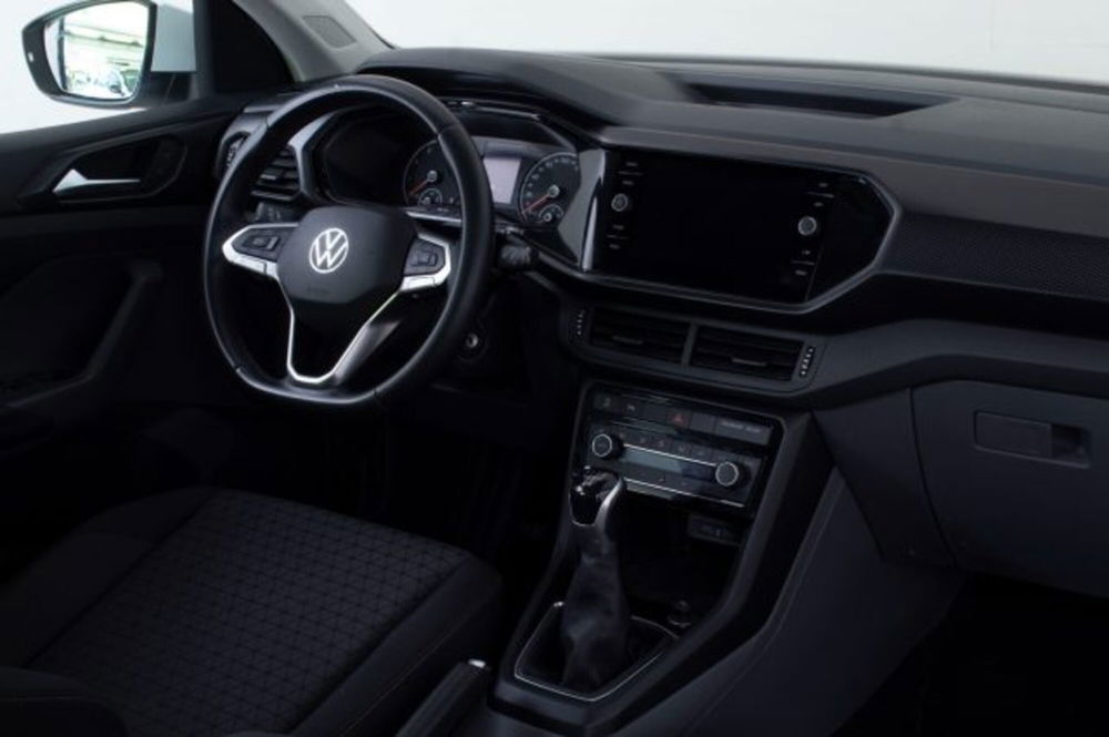 Volkswagen T-Cross usata a Novara (6)