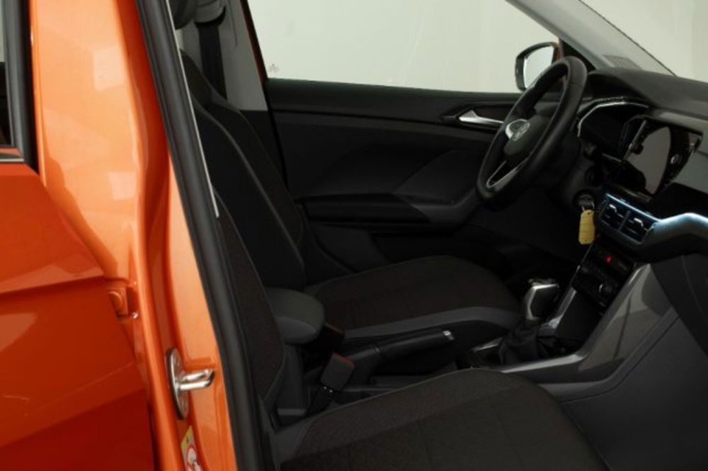 Volkswagen T-Cross usata a Novara (8)