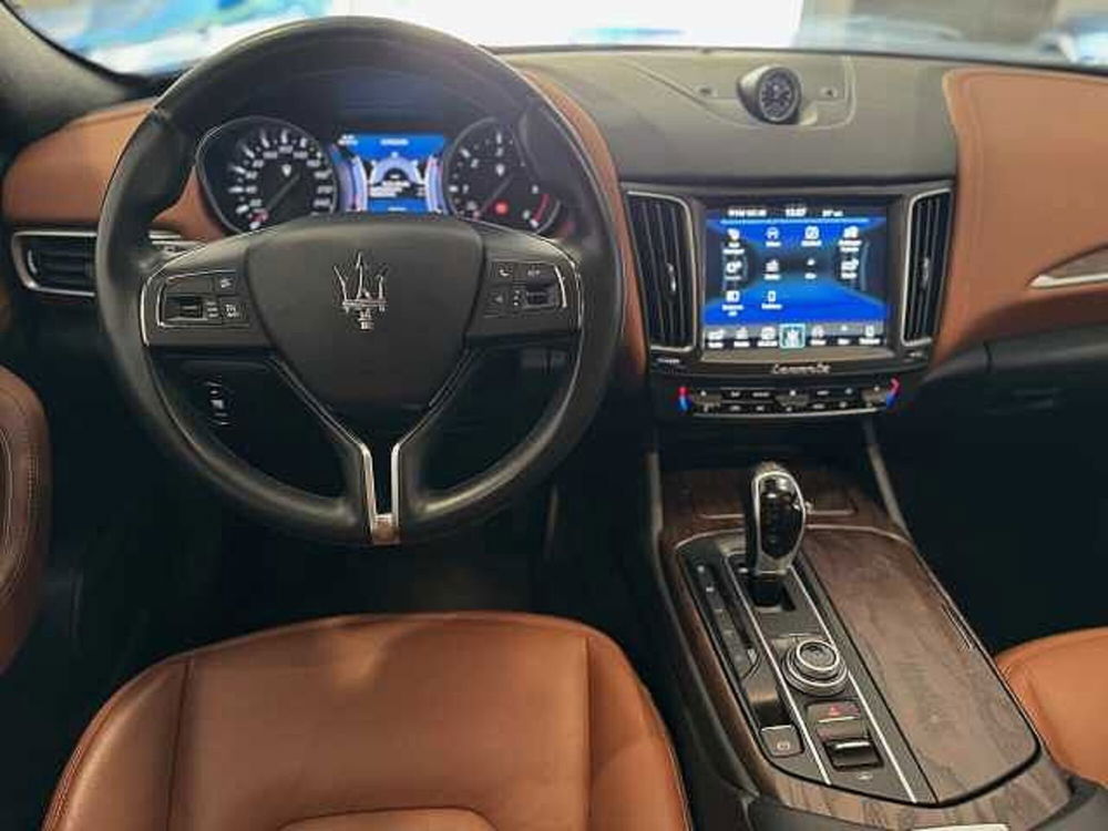 Maserati Levante usata a Genova (3)