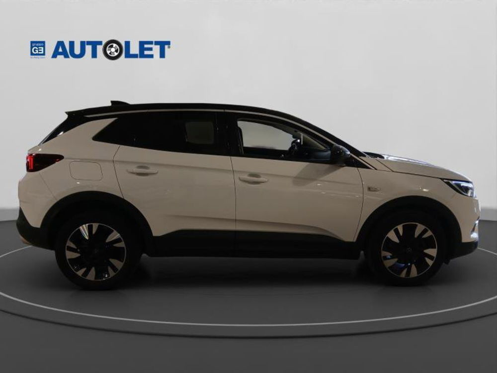 Opel Grandland X usata a Genova (4)