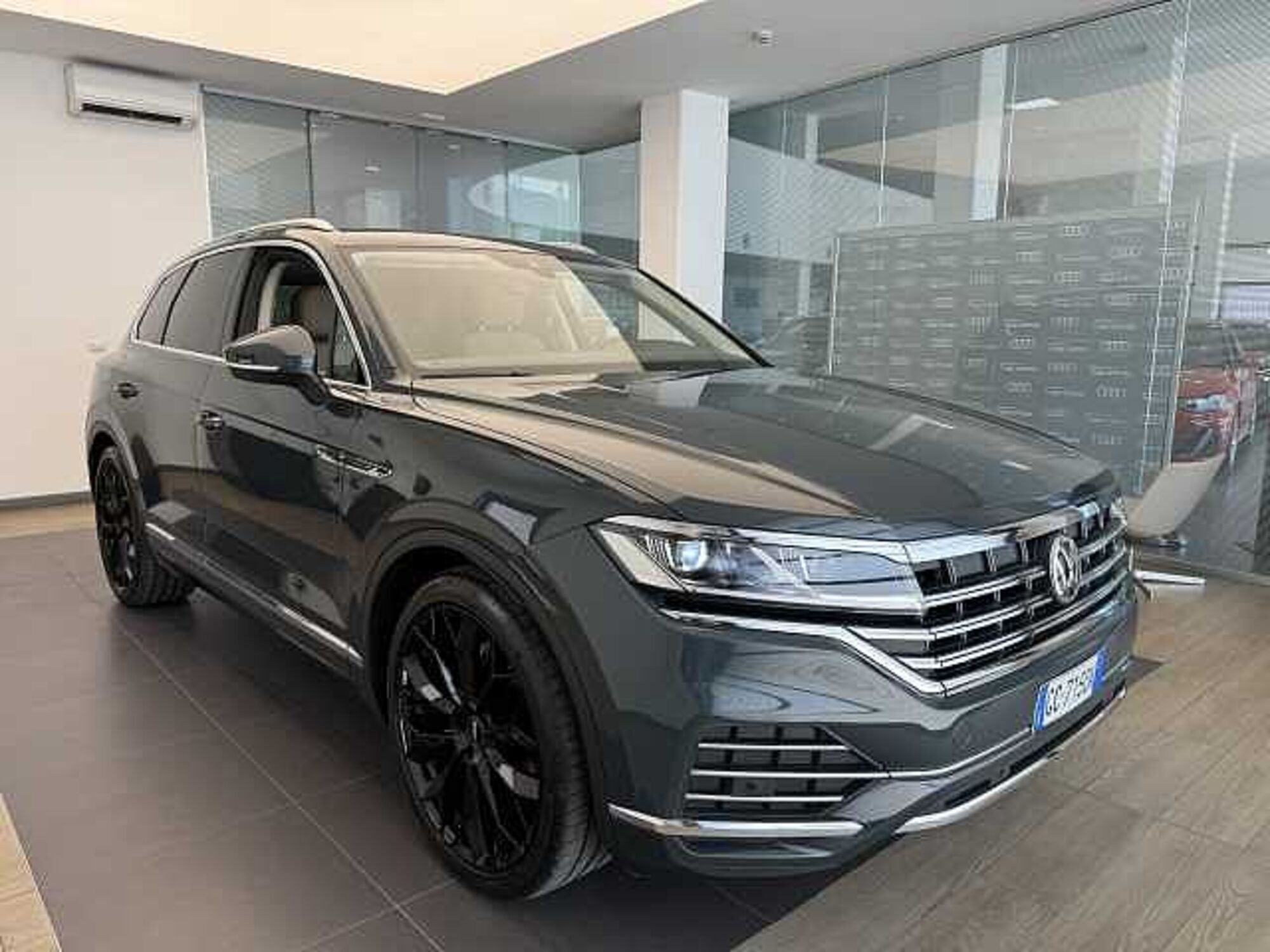 Volkswagen Touareg 3.0 V6 TDI SCR Advanced del 2020 usata a Genova