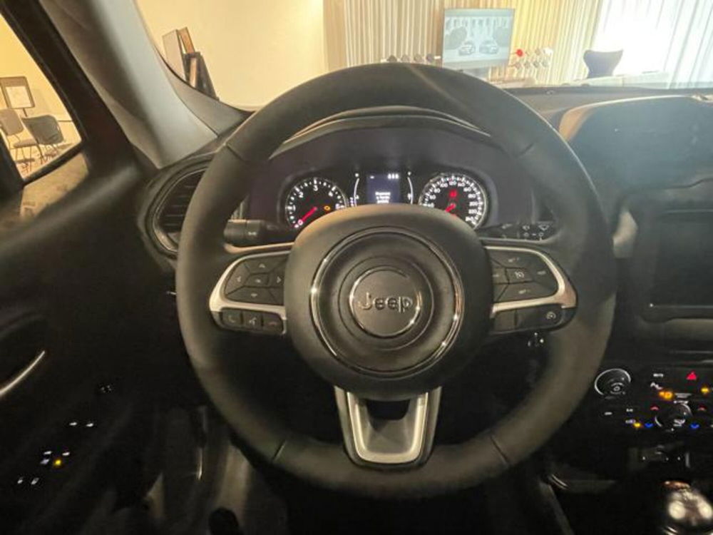 Jeep Renegade nuova a Aosta (10)