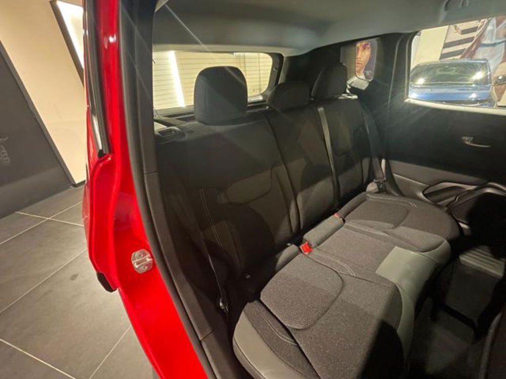 Jeep Renegade nuova a Aosta (13)