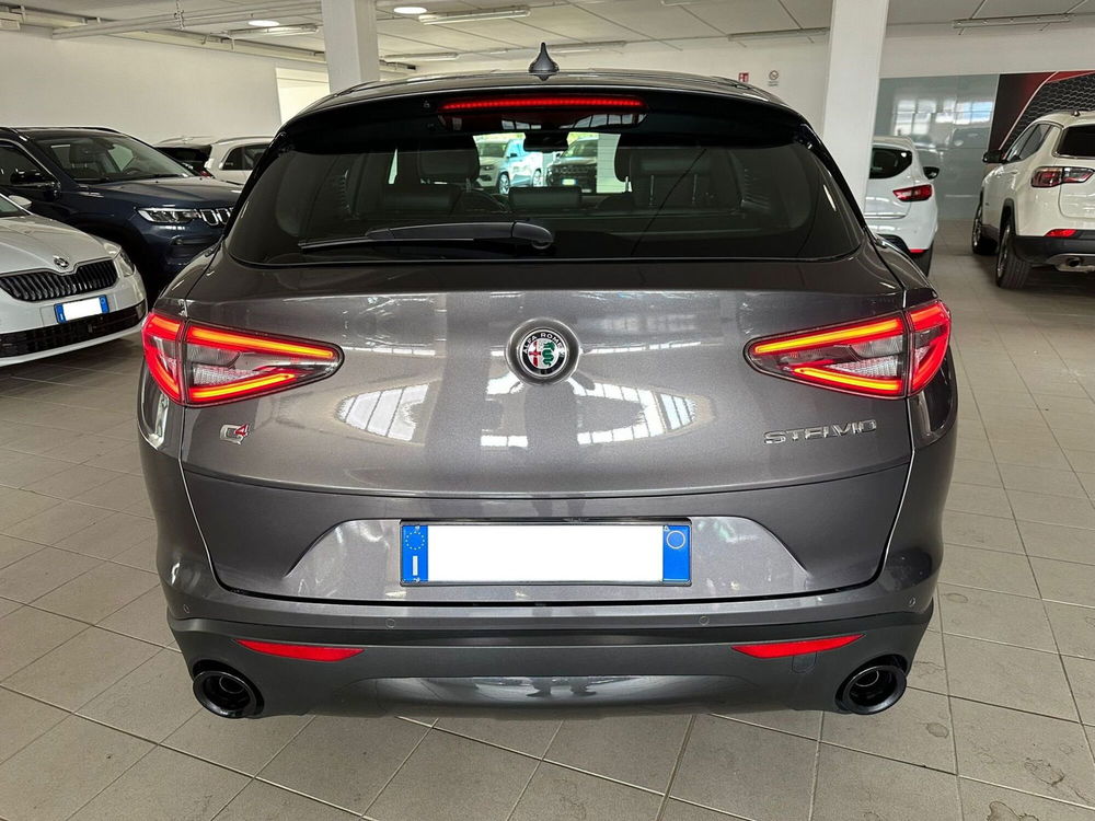 Alfa Romeo Stelvio usata a Arezzo (6)