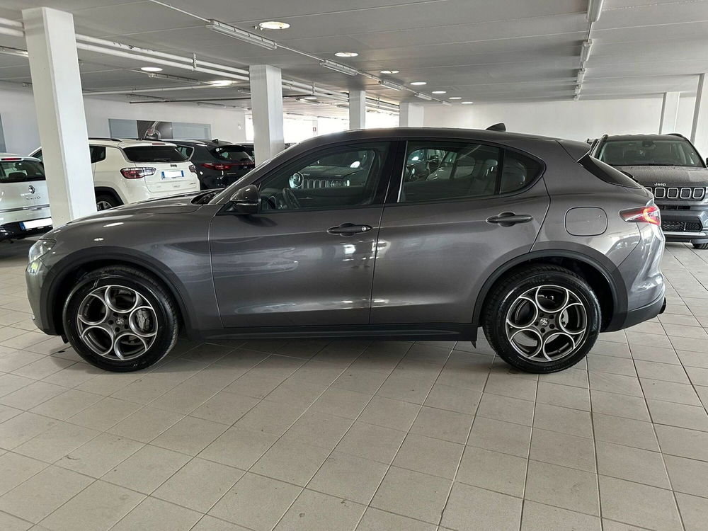 Alfa Romeo Stelvio usata a Arezzo (8)