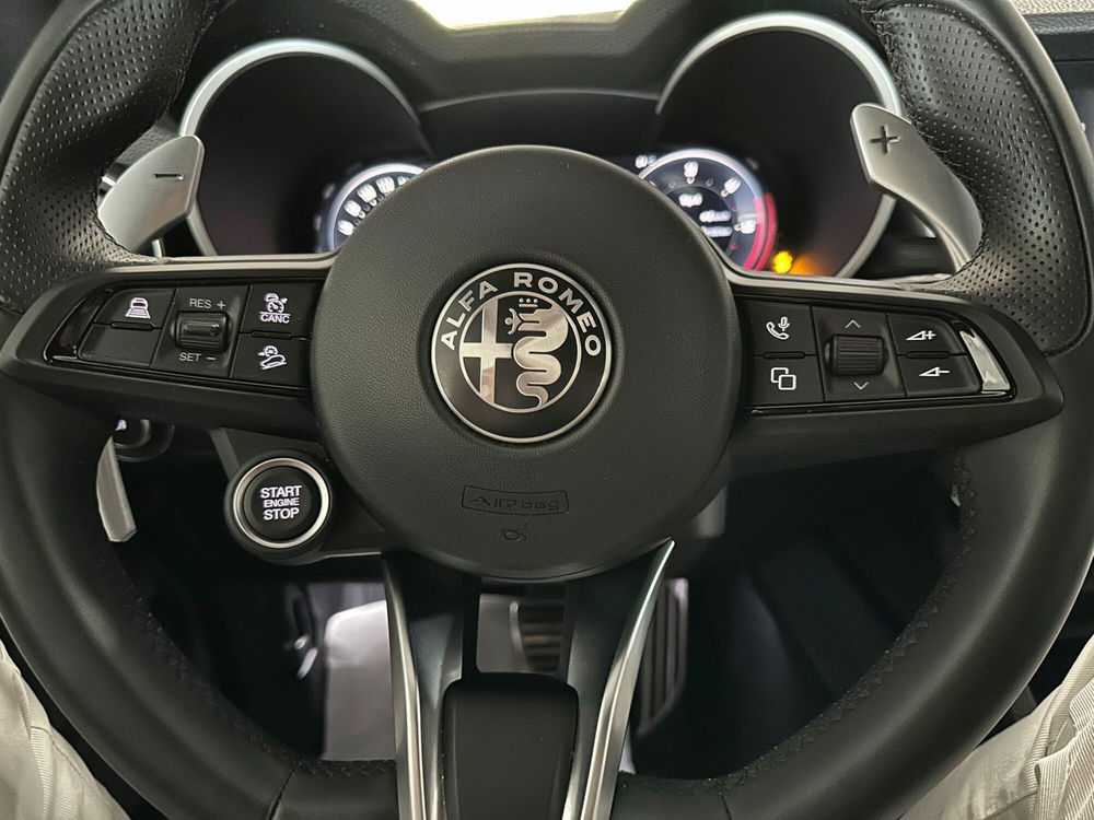 Alfa Romeo Stelvio usata a Arezzo (9)