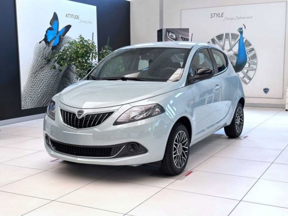 Lancia Ypsilon nuova a Sondrio