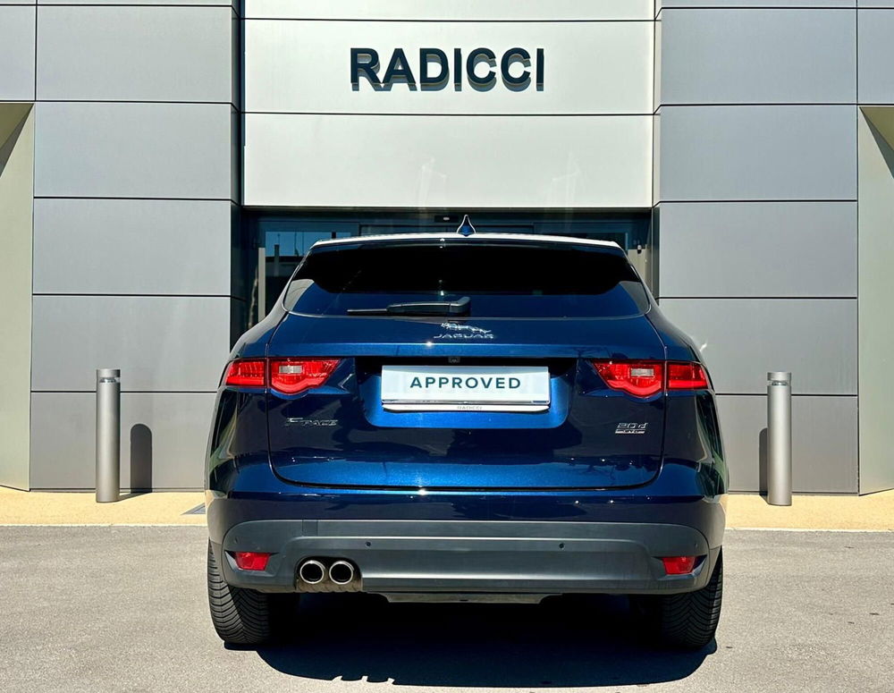 Jaguar F-Pace usata a Bari (7)