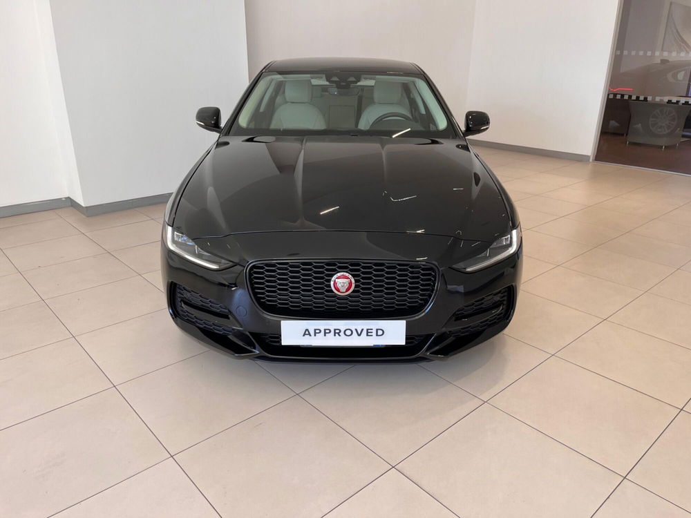 Jaguar XE usata a Napoli (2)