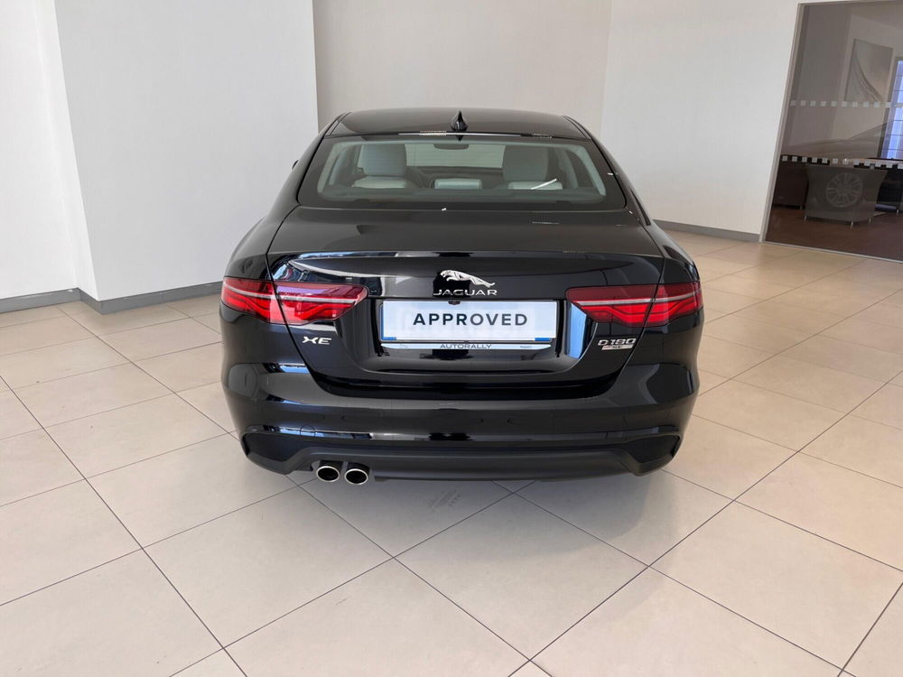 Jaguar XE usata a Napoli (3)