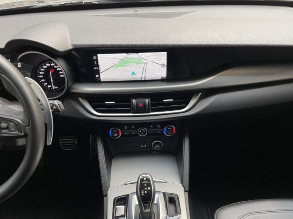 Alfa Romeo Stelvio usata a Torino (15)