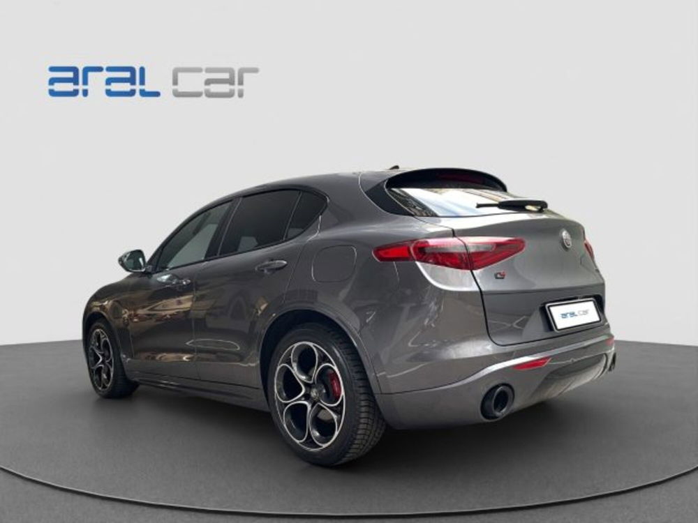 Alfa Romeo Stelvio usata a Torino (4)