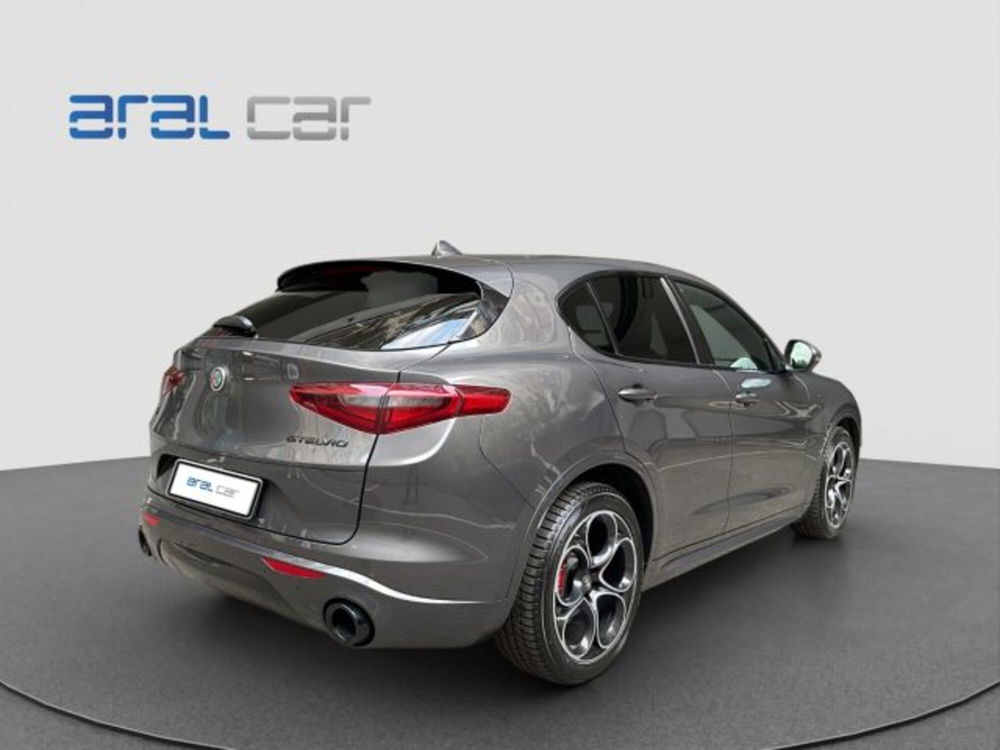 Alfa Romeo Stelvio usata a Torino (6)