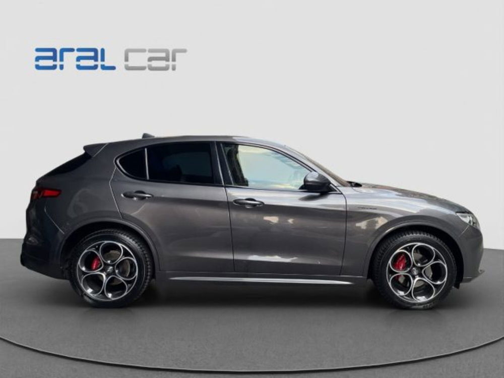 Alfa Romeo Stelvio usata a Torino (7)