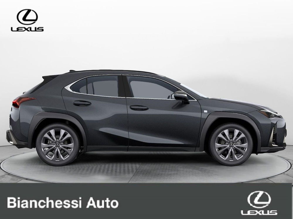 Lexus UX nuova a Cremona (4)