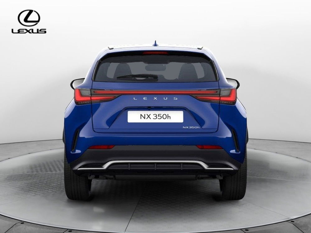 Lexus NX nuova a Cremona (3)