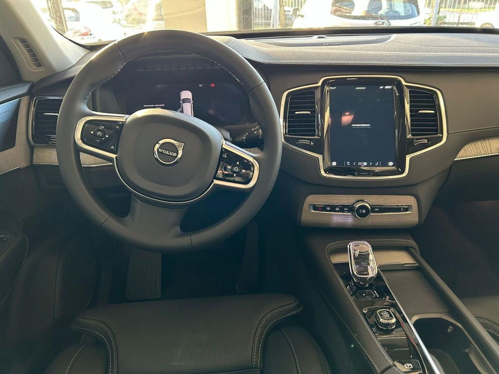 Volvo XC90 nuova a Como (10)