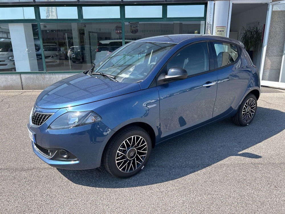 Lancia Ypsilon nuova a Bergamo