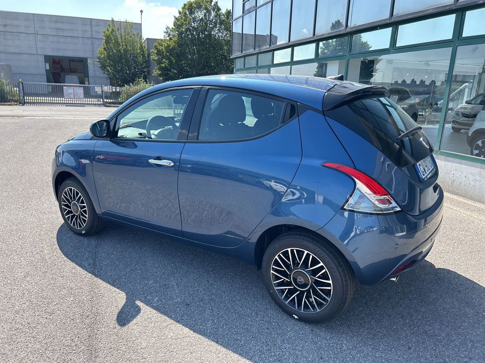 Lancia Ypsilon nuova a Bergamo (2)