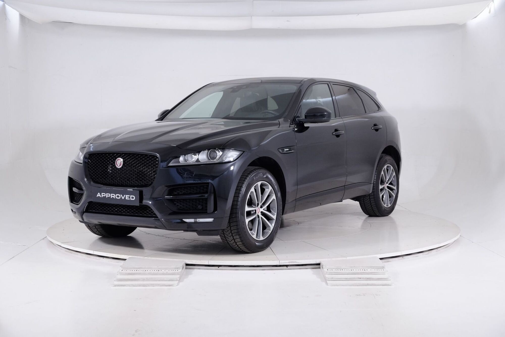 Jaguar F-Pace 2.0 250 CV AWD aut. R-Sport  del 2020 usata a Torino