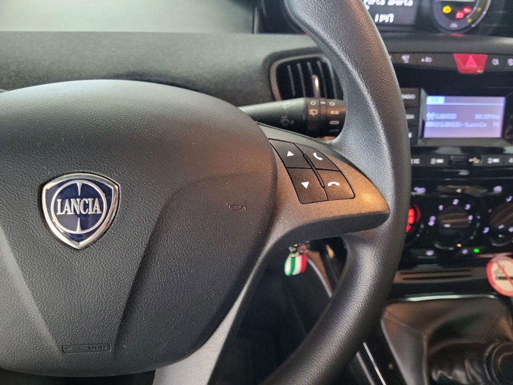 Lancia Ypsilon usata a Arezzo (14)