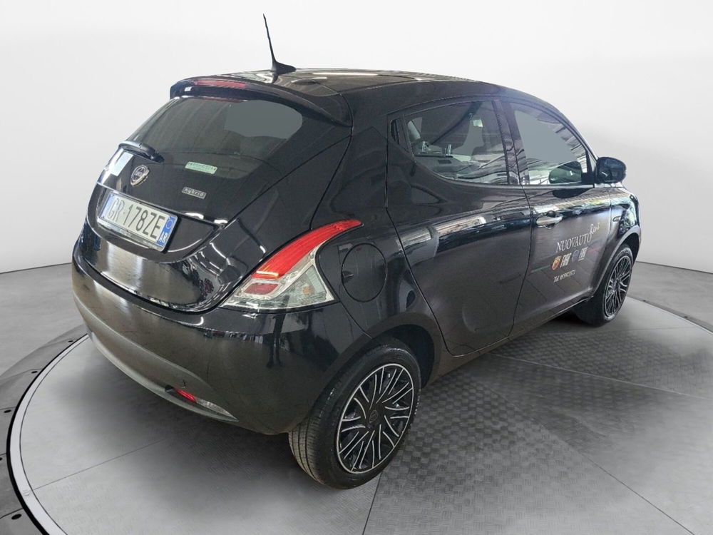 Lancia Ypsilon usata a Arezzo (3)