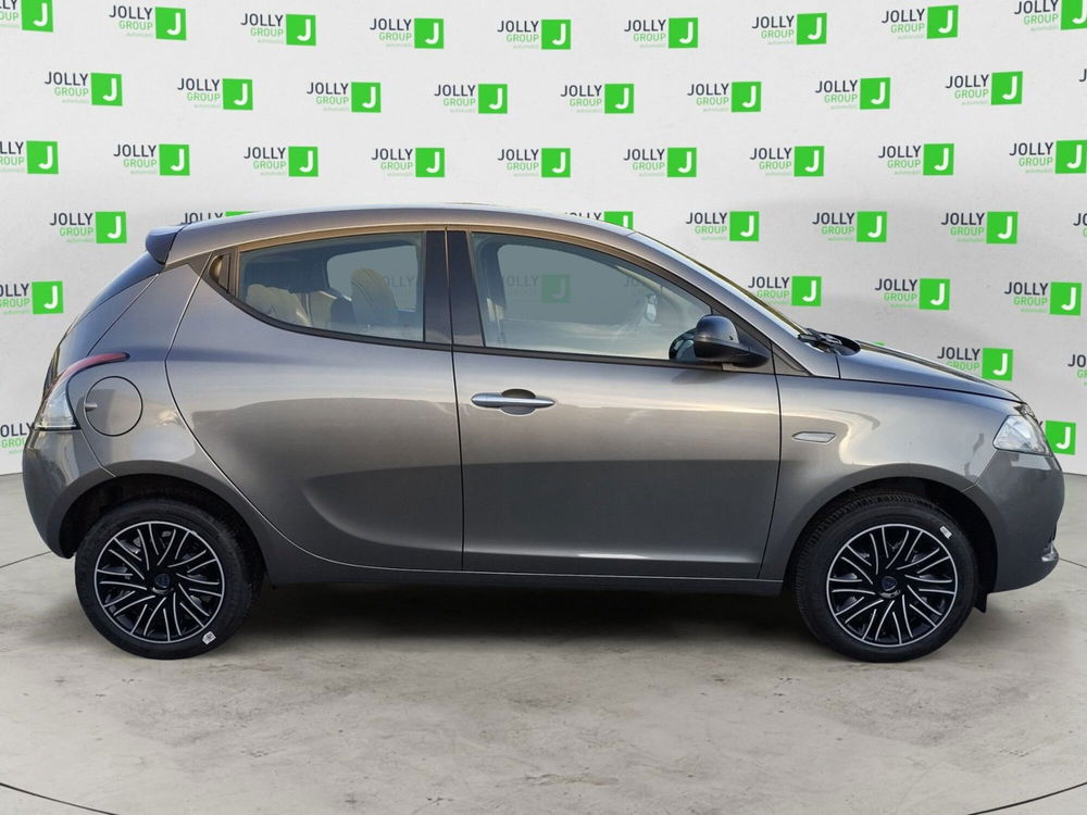 Lancia Ypsilon nuova a Frosinone (3)