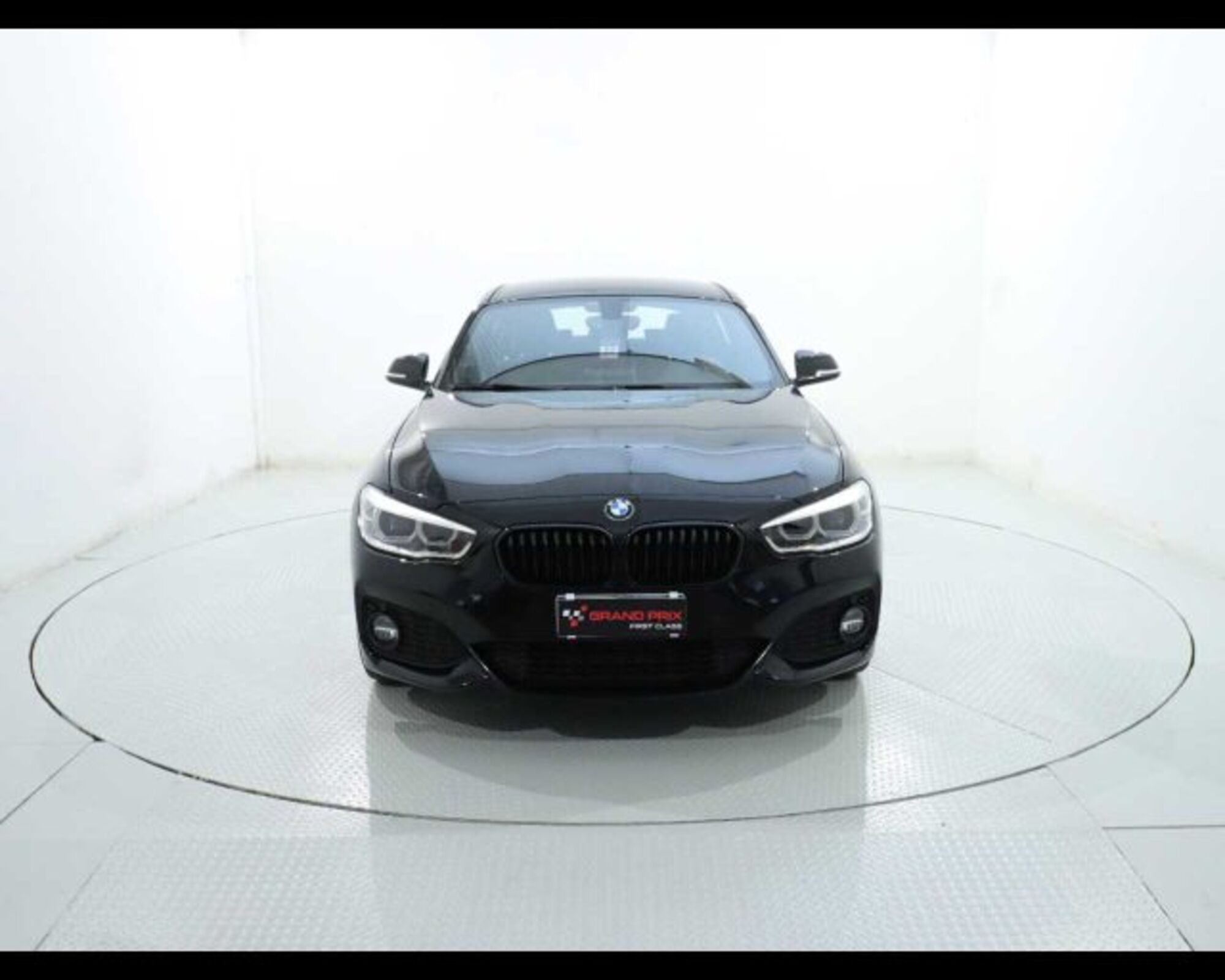 BMW Serie 1 116d 2.0 116CV cat 5 porte Attiva DPF del 2019 usata a Castenaso