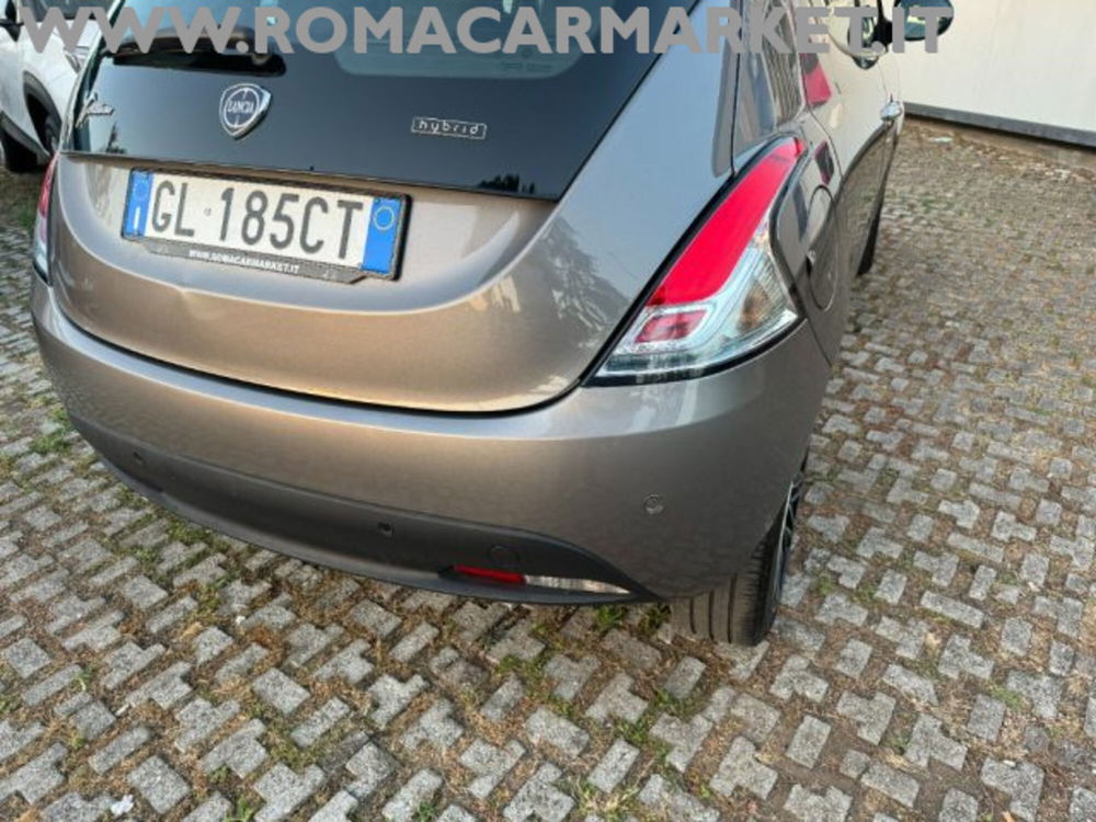 Lancia Ypsilon usata a Roma (10)