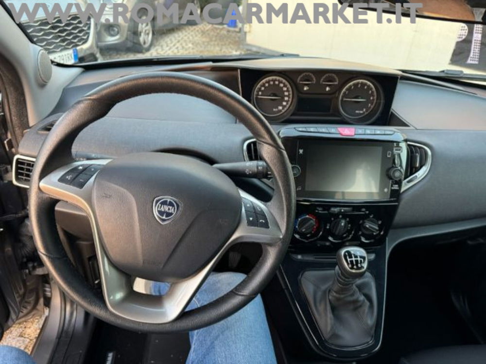 Lancia Ypsilon usata a Roma (12)