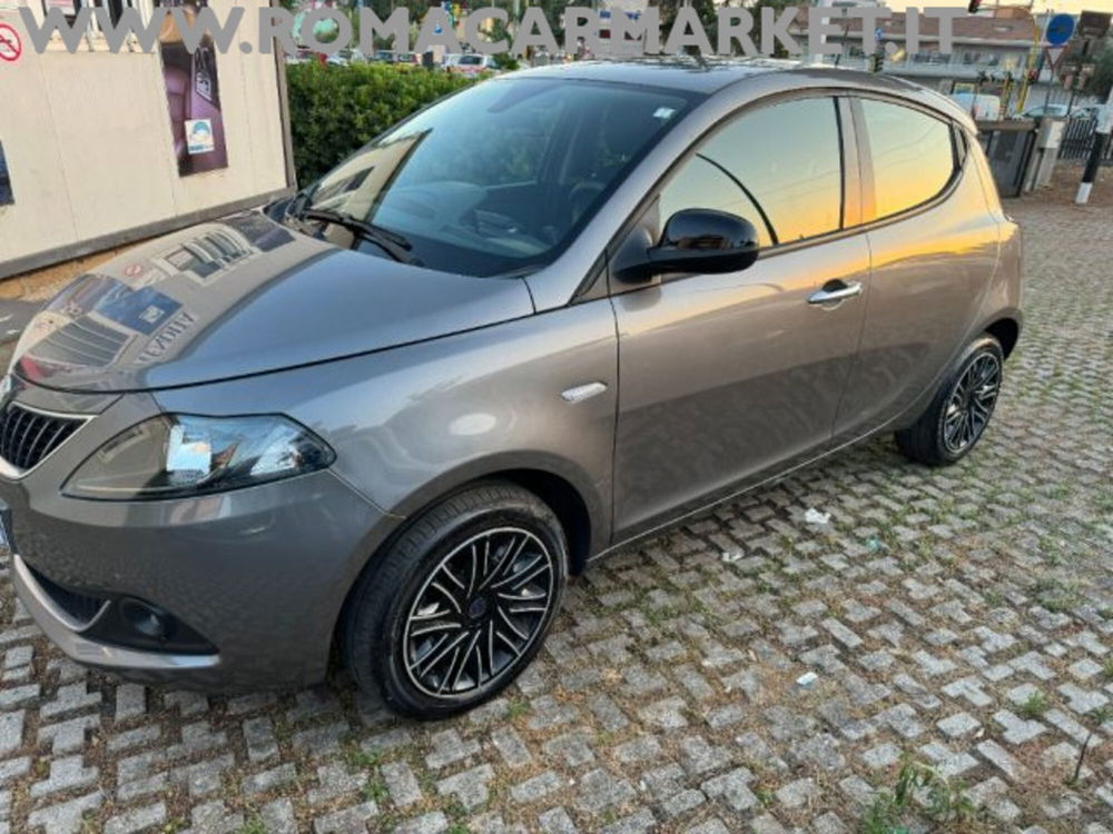 Lancia Ypsilon usata a Roma (2)