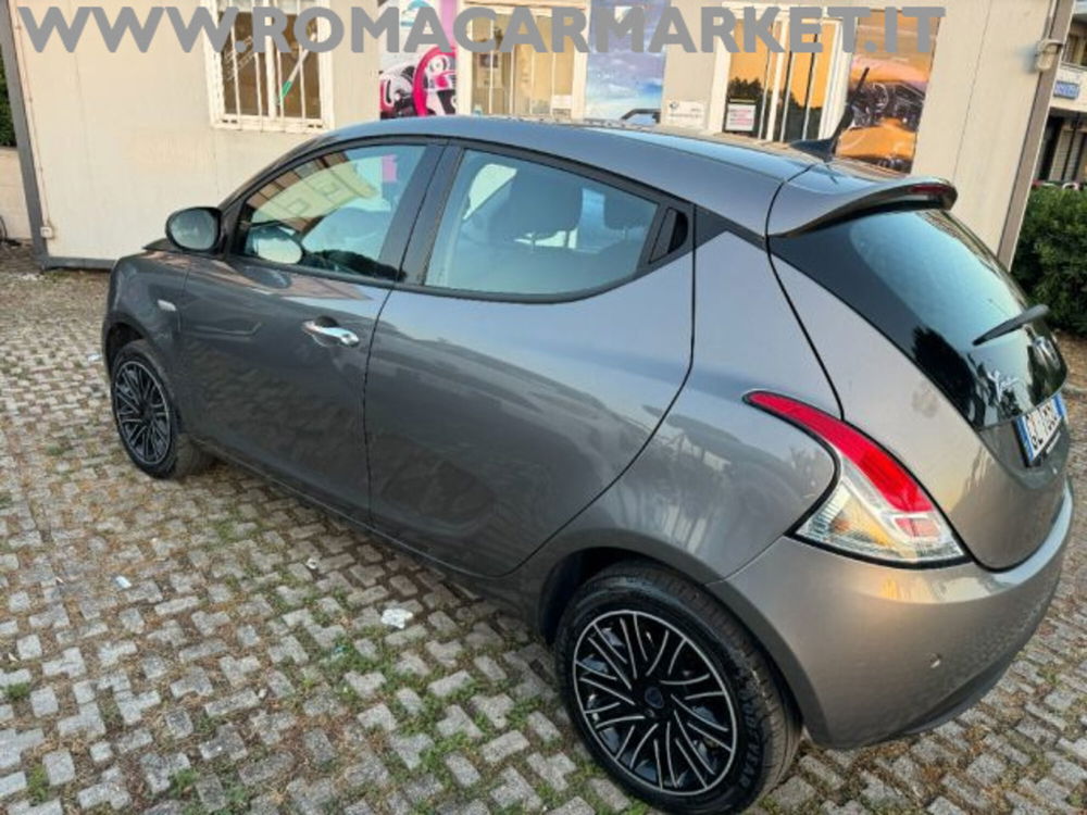 Lancia Ypsilon usata a Roma (3)