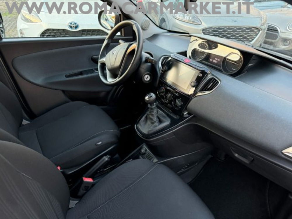 Lancia Ypsilon usata a Roma (6)