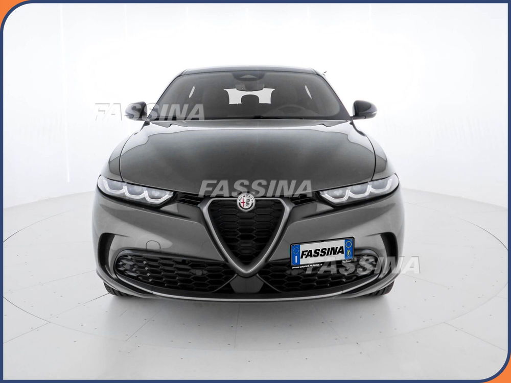 Alfa Romeo Tonale nuova a Milano (2)