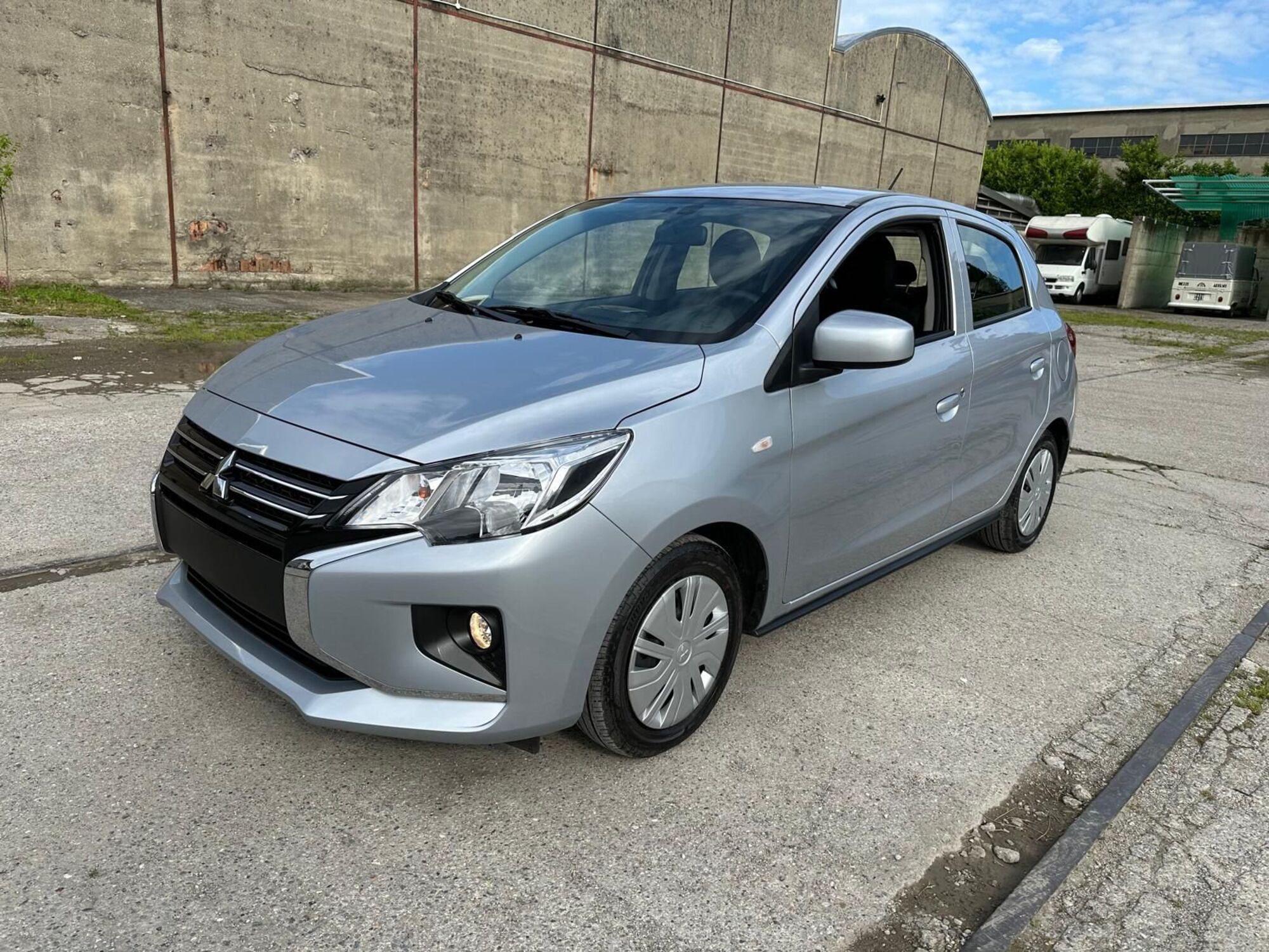 Mitsubishi Space Star 1.0 Invite  del 2021 usata a Lissone