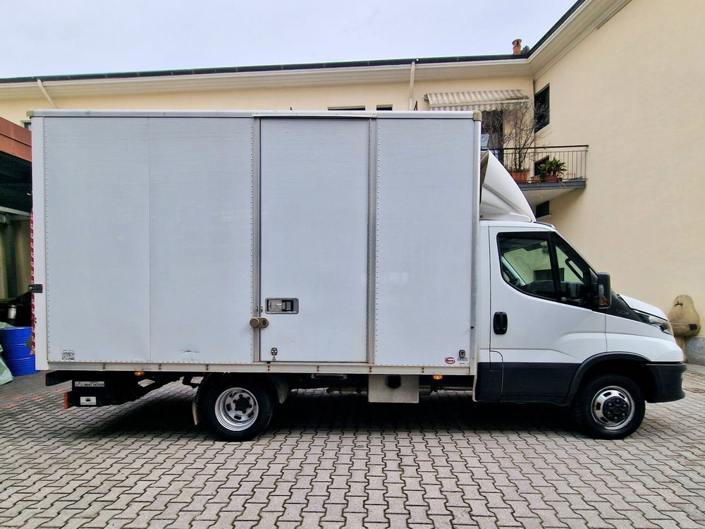 Iveco Daily Furgone usata a Varese (4)