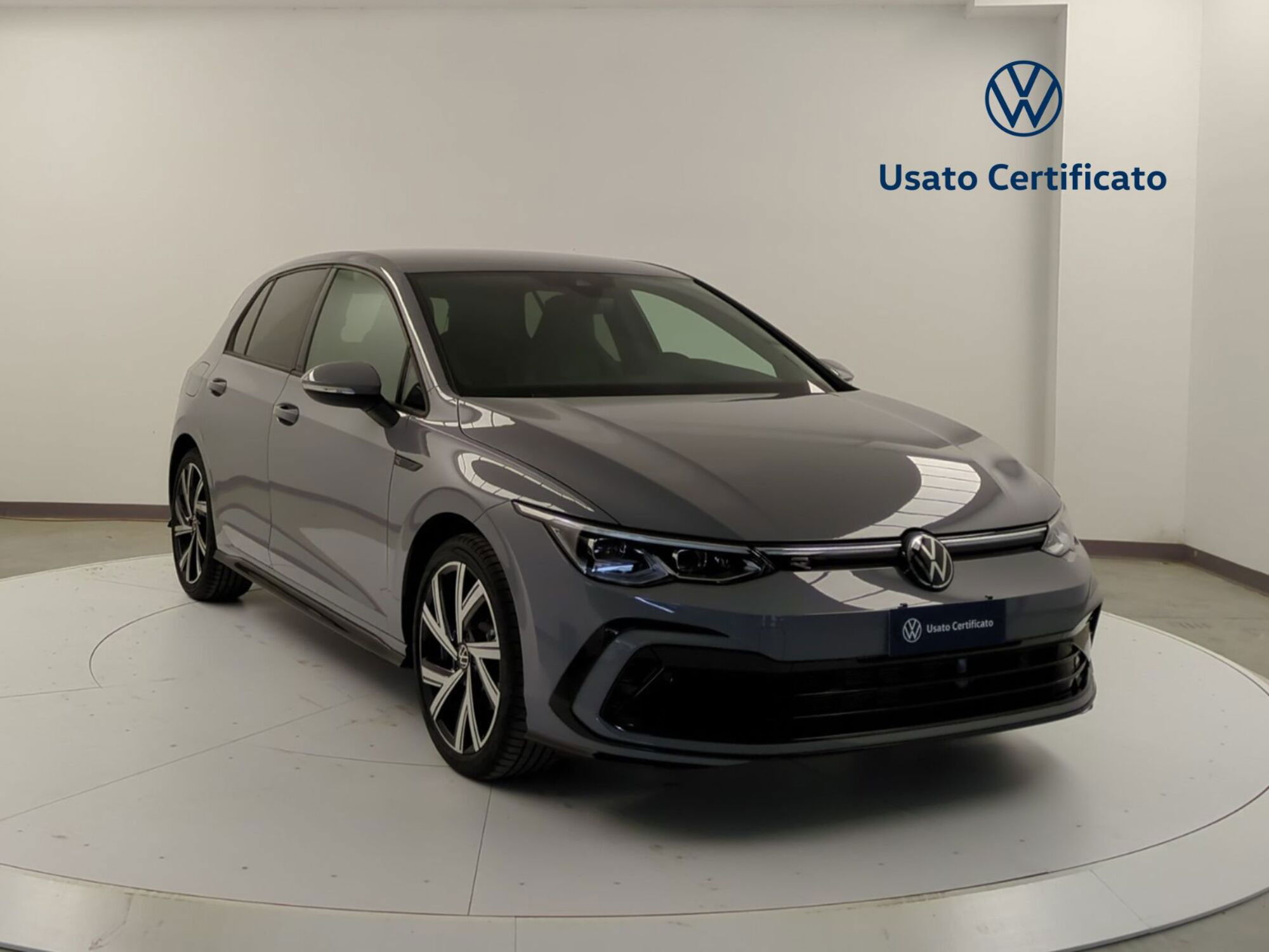 Volkswagen Golf 1.5 eTSI 150 CV EVO ACT DSG R-Line nuova a Pratola Serra