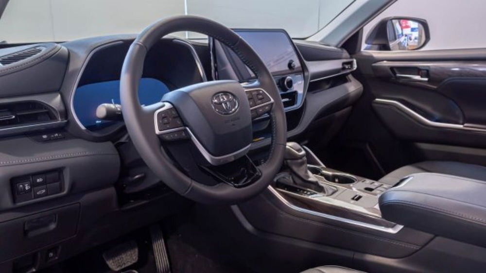 Toyota Highlander nuova a Padova (13)